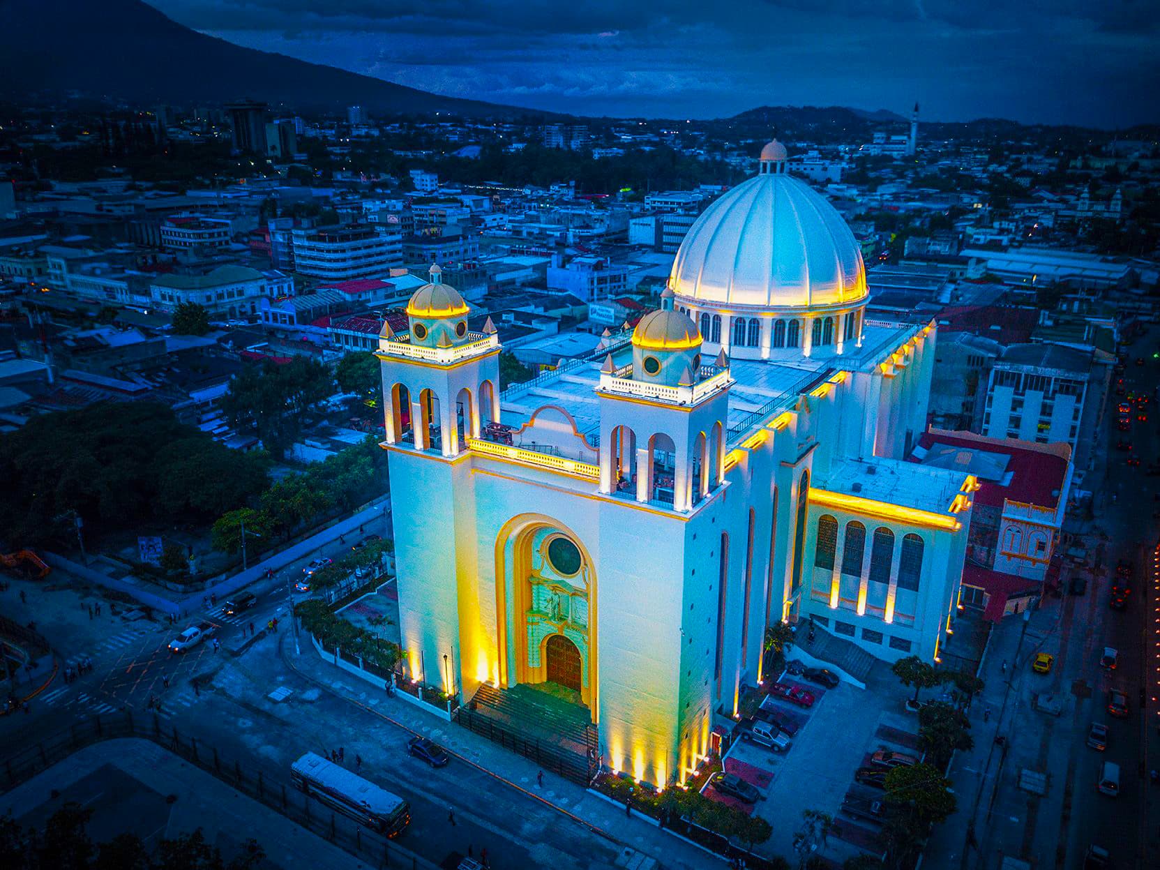 El Salvador Impresionante - Image 1