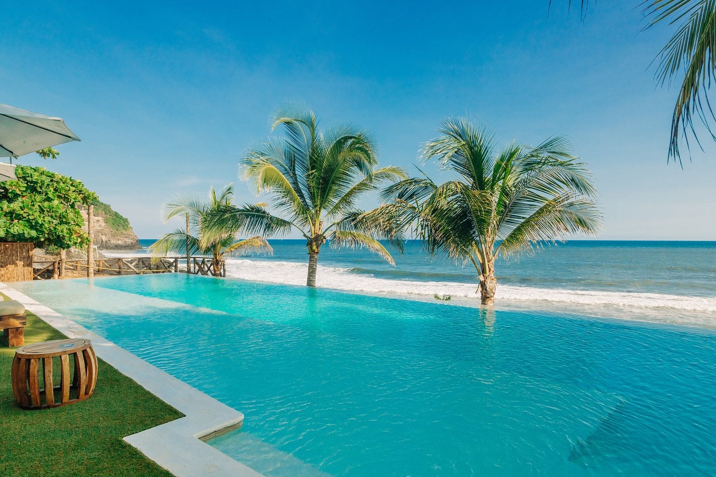 Puro Surf Hotel y Performance Academy