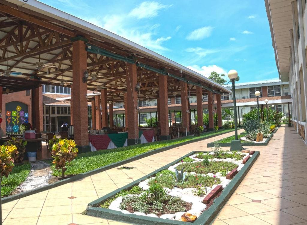 Trópico Inn San Miguel